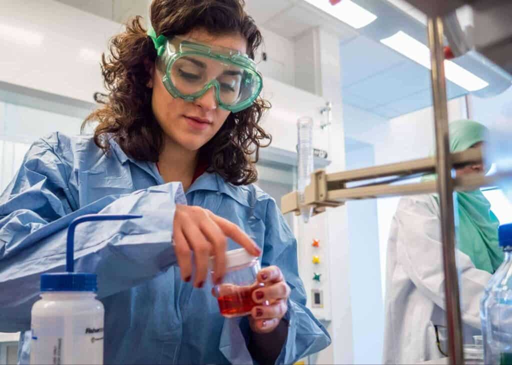 lab scientist