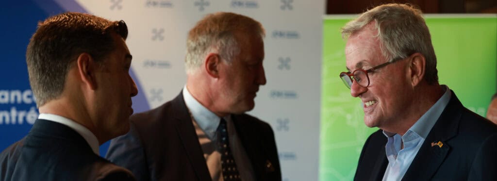 Murphy handshake crop
