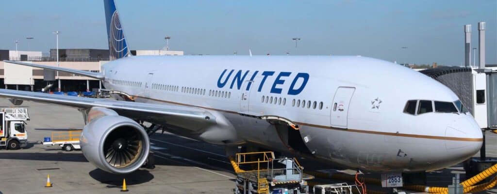 united airlines plane